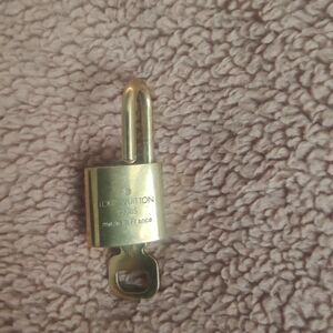 Louis Vuitton Elegant Gold Padlock #318